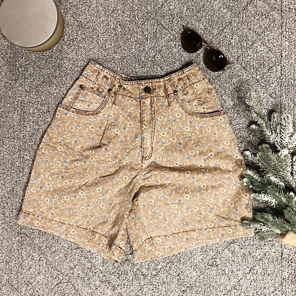 Vintage Pants - SALE LizWear Vintage High-Waisted Shorts